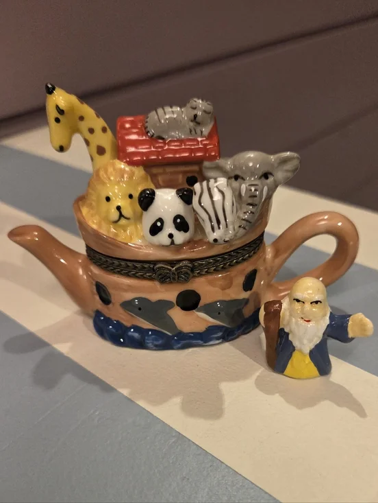 Noah's Ark Trinket Chest Teapot With Little Noah - Picture 6 of 7